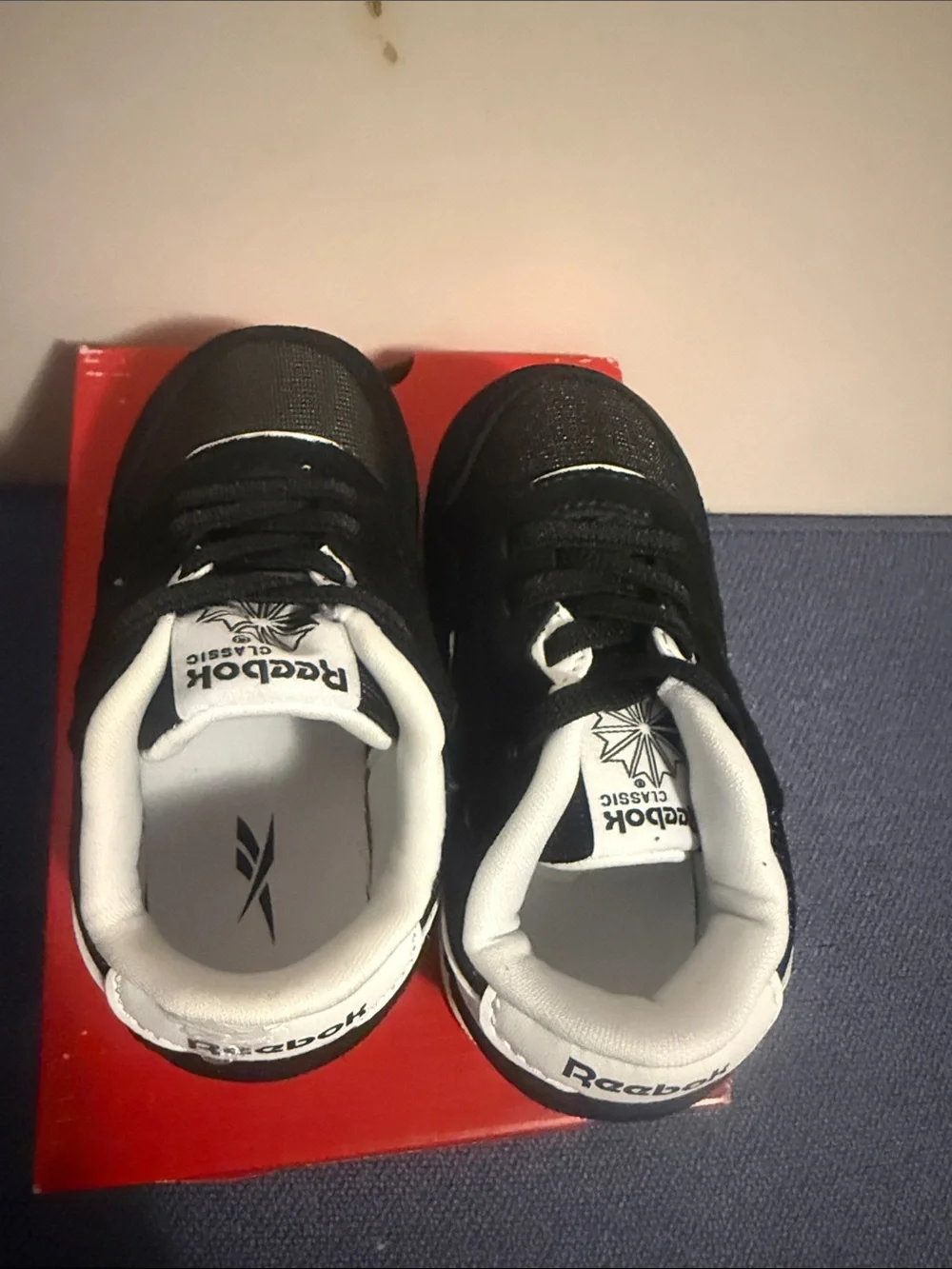 Reebok Classic Black and White Running Shoes - Infant-Size 6